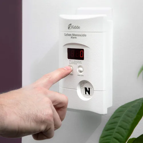 Vista 6 de Alarma contra el monóxido de carbono que se enchufa Kidde con respaldo de batería y pantalla digital., KN-COPP-3
