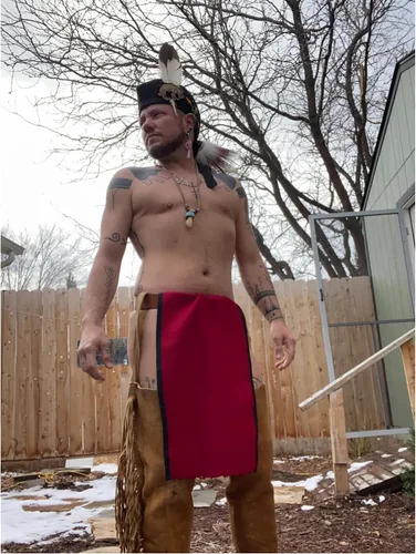 Vista 6 de Pantalón Langot Rojo Oscuro Native Loincloth para pow Wow Regalia tamaño estándar India Made, Rojo