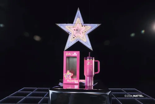 Vista 7 de STANLEY x Barbie™ '70s Superstar Quencher 40 Oz Superestrella de los 70