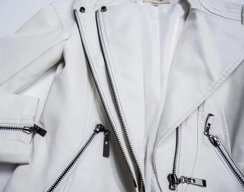 Vista 5 de chouyatou Chaqueta acolchada de piel sintética con cremallera a la moda para mujer
