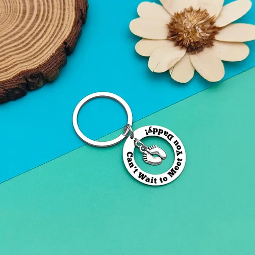 Vista 5 de Llavero de regalo para papá nuevo, regalo para papá por primera vez, regalo de esposa, anuncio de bebé, regalos de embarazo para el nuevo padre que
