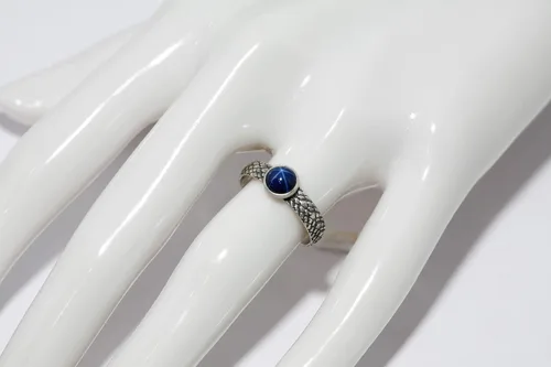 Vista 2 de Salish Sea Inspirations Created Blue Star Sapphire Ring Dragon Scale Pattern Vintage Silver (Round Stone)