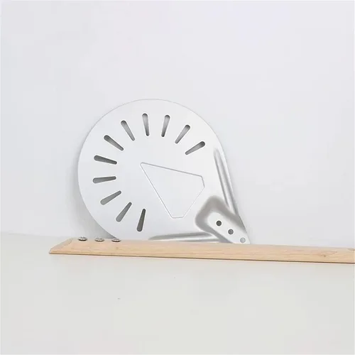 Vista 3 de Peeling redondo perforado para pizza, cáscara de pizza de aluminio con mango de madera desmontable de 15.7 pulgadas para pizza casera (8 pulgadas)