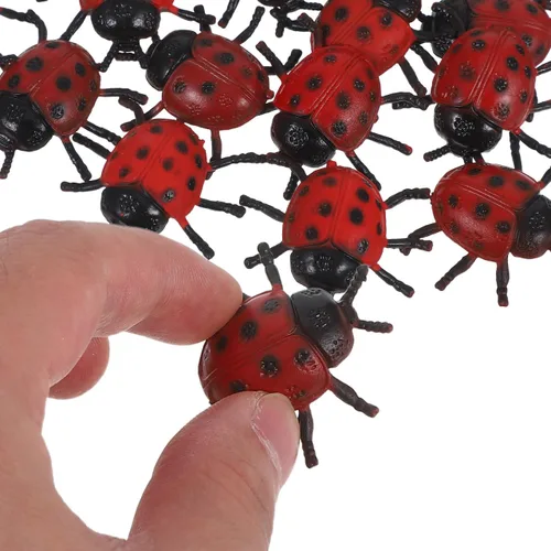 Vista 4 de TOYANDONA 25 mini figuras de mariquitas, juguete de mariquitas falsas, decoración de jardín, accesorios de broma de Halloween, regalos de fiesta