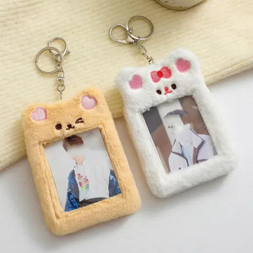 Vista 6 de Kawaii Bear Tiger Bunny - Soporte para tarjeta de fotos de felpa Kpop ID de crédito, tarjeta de autobús, funda protectora con colgante de foto (rosa)