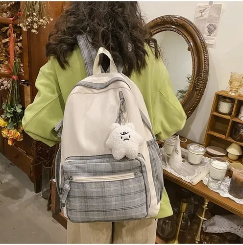Vista 5 de CYee Mochila estética a cuadros con colgante Cutecore Kawaii Daypacks para el regreso a clases suministros Fairycore a cuadros, Rosado