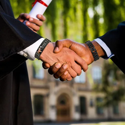 Vista 6 de MEALGUET Regalos de graduación para él, pulsera de graduación personalizable, regalo inspirador para graduados universitarios de clase de 2025