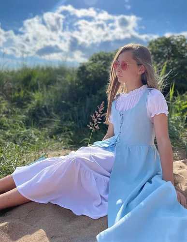 Vista 4 de Scarlet Darkness Vestido renacentista para niñas, disfraz de princesa medieval de dos piezas, 7-14 años