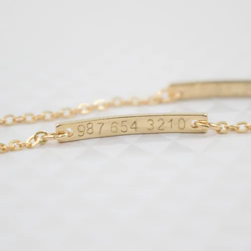 Vista 7 de Baby Name Bar ID Bracelet Gold Plated Personalized Baby Gifts 16k Gold Dainty Hand Stamp Customized Newborn to Children First Birthday Great Gift
