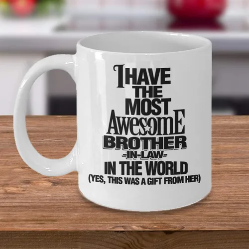 Vista 3 de M&P Shop Inc. Taza de café Bro In Law con texto en inglés "I Have the Most Awesome Bro-in-Law in the World", divertida taza de café de 11 onzas