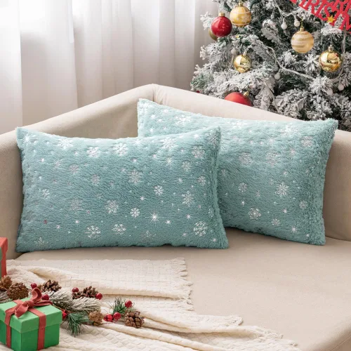 Vista 26 de MIULEE - Juego de 2 fundas de cojín decorativas de Navidad, hechas de piel sintética suave con copos de nieve plateados y brillantina, para Verde