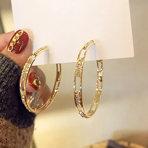 Vista 7 de 1 par de aretes de plata para mujer, aretes populares con forma de C, de aleación de diamante, para niña