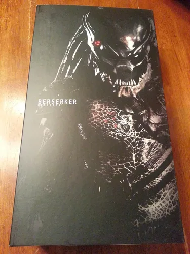 Vista 2 de Hot Toys Predators Movie Masterpiece Berserker Predator Figura coleccionable