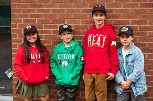 Vista 5 de Ultra Game Gorra de béisbol oficial de la NBA para jóvenes, gorra de béisbol con cierre a presión en todo el mundo
