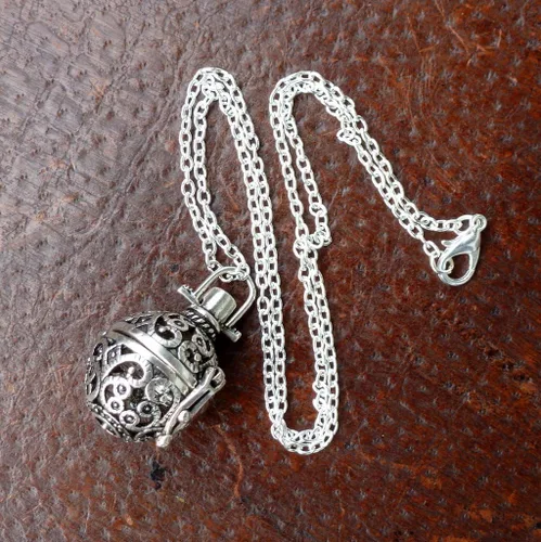 Vista 3 de UMBRELLALABORATORY Collar Steampunk Fire medallón brillante Gran regalo para mujeres, madre, padre, linda joyería mágica, Metal