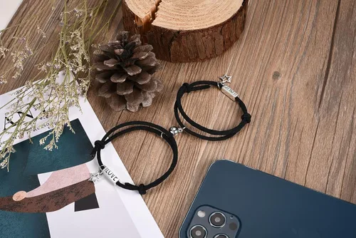 Vista 3 de BOPREINA 2pcs Magnetic Couple Bracelet Mutual Attraction Rope Braided Couple Bracelets Eternal Love Forever Connecting Relationship Jewelry Gifts