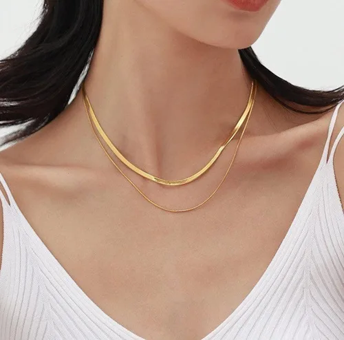 Vista 4 de Mauzew Collar de cadena de serpiente chapada en oro de 18 quilates, collar de espiga en capas, gargantilla para mujer, collares con dije de punto