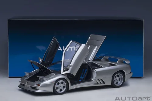 Vista 18 de AUTOart Lamborghini Diablo SE30 JOTA (TITANIO/Plateado metálico)