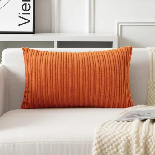 Vista 8 de UGASA - Fundas de almohada decorativas de terciopelo suave y sólidas de Navidad para sala de estar/sofá, 16 x 16 pulgadas, 2 unidades, color burdeos