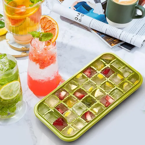 Vista 6 de Bandeja para cubitos de hielo con tapa y contenedor, paquete de 2 para congelador, molde para 64 cubitos de hielo (verde)
