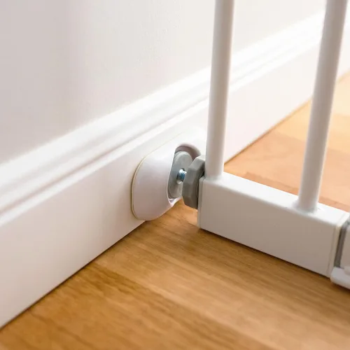 Vista 2 de Perma Child Safety Protector de pared para puerta de bebé, protege paredes y puertas, uso con puertas montadas a presión para bebés y perros
