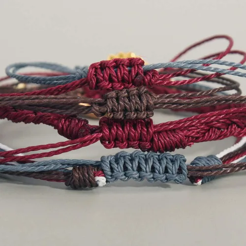 Vista 6 de Pulsera de cuerda trenzada hecha a mano con diseño de girasol para adolescentes y mujeres