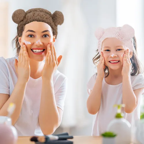 Vista 9 de WHAVEL 2 diademas de spa – Lindas diademas de maquillaje con orejas de oso para lavado facial, banda suave para el cabello facial (rosa, café)