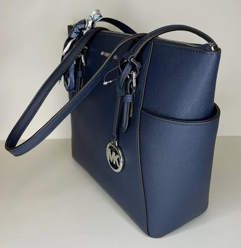 Vista 9 de Michael Kors Charlotte Bolso grande con cremallera y gancho triple a juego azul marinoSignature MK blanco brillante NavySignature Mk Bright White
