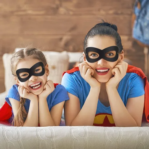 Vista 6 de Máscara de superhéroe AIMIKE, máscara de ojos de fieltro negro, disfraz de Halloween, máscara ajustable con cuerda elástica