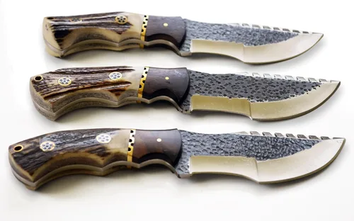 Vista 4 de Cuchillo de caza de Damasco con mango de asta de ciervo y funda de cuero (rastreador D2, hoja de 4.5 pulgadas)