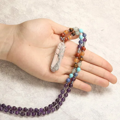 Vista 5 de Jovivi Collar de cristales curativos naturales de 7 chakras envuelto en alambre de cuarzo transparente colgante de árbol de la vida curativo