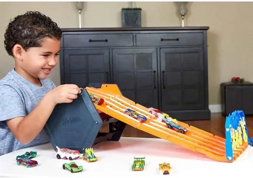 Vista 7 de Hot Wheels Roll Out Raceway, Set de pista
