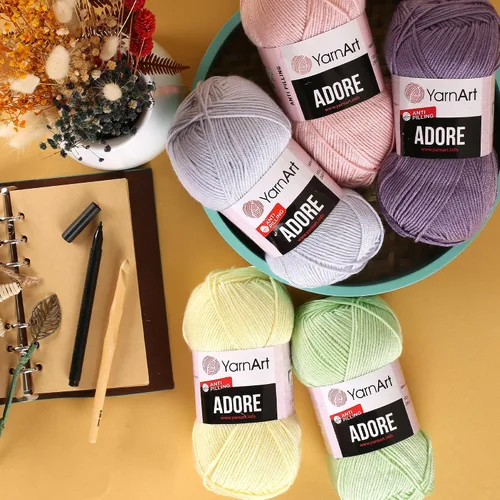 Vista 5 de 1 madeja YarnArt Adore, hilo antipilling, 100% acrílico antipilling, 100 g (3.5 oz), 280 m (306 yd), 3: Light-DK, Verde bebé - 358