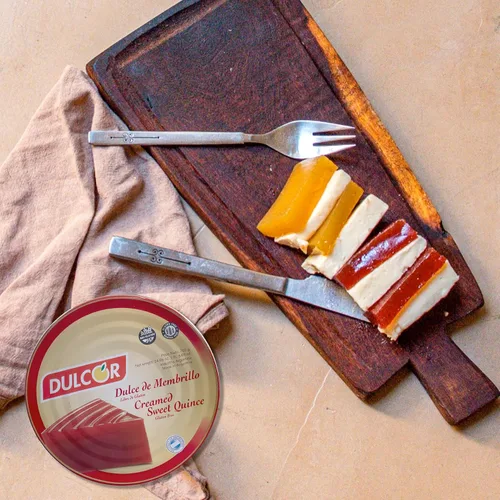 Vista 3 de Dulce de Membrillo (Quince Paste) Dulcor 24.69 oz