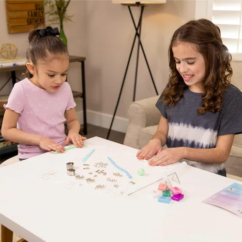 Vista 3 de Hapinest Haz tu propio kit de fabricación de joyas de arcilla para niñas, crea 3 pulseras y 3 collares