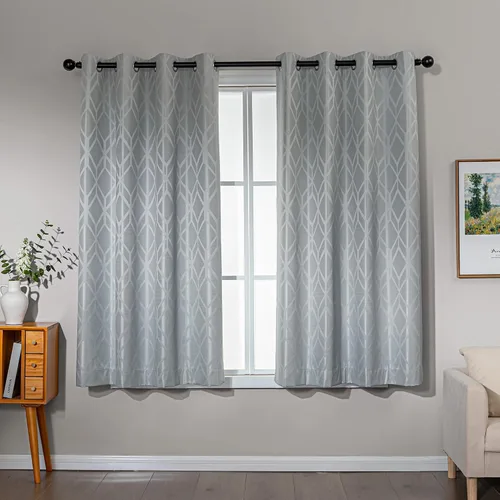 Vista 14 de Amazon Basics Cortinas Jacquard 100% opacas de 2 piezas, cortinas para sala de estar y dormitorio, tratamiento de ventana con aislamiento térmico