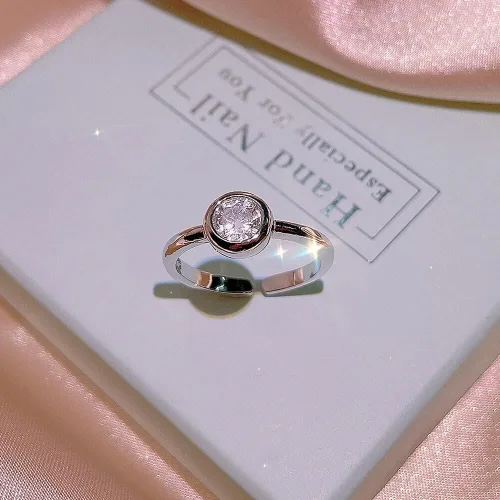 Vista 5 de Joyería clásica de circonita para mujer, juego de tres piezas de circonita geométrica redonda, anillo abierto, collar, aretes, joyería nupcial