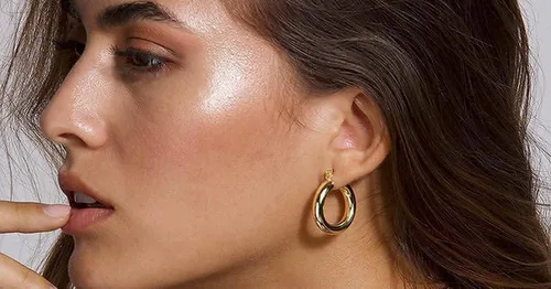 Vista 5 de BOUTIQUELOVIN - Aretes chapados en oro de 14 quilates con diseño cilíndrico, gruesos, hipoalergénicos y livianos para mujer
