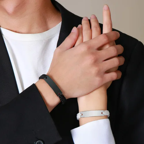 Vista 5 de XUANPAI - Pulseras personalizadas hechas a mano con cuerda trenzada y placa de identificación para parejas para mujeres hombres amistad etc