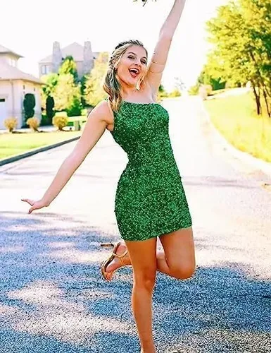 Vista 5 de Wchecalino Vestidos de regreso a casa de un hombro ajustado con lentejuelas brillantes corto, ajustado, mini vestido de fiesta de cóctel