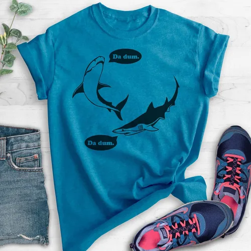 Vista 2 de Evertree Clothing Da Dum Shark T-Shirt Unisex Womens Mens Shirt Vacation Shirt Shark Shirts Summer T-Shirt