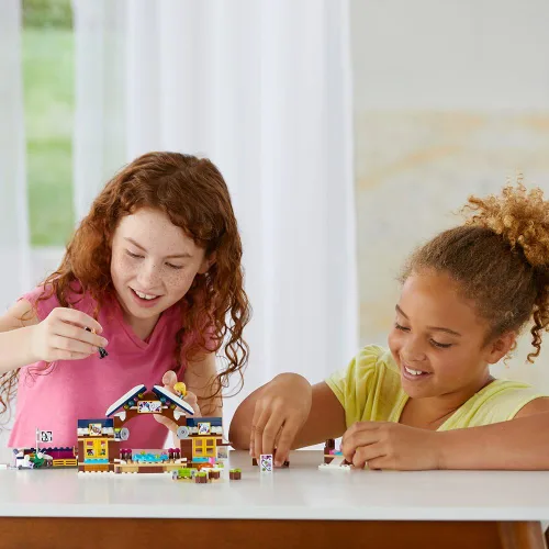 Vista 4 de LEGO Friends Snow Resort Ice Rink 41322 Kit de construcción (307 piezas)