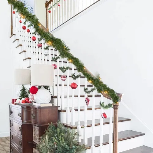 Vista 6 de FUNPENY Guirnalda decorativa de Navidad, guirnalda de Navidad artificial preiluminada de 15 pies con 50 luces LED, funciona con pilas, decoración