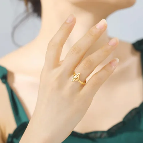Vista 10 de UNIFT Anillo de nudo de bruja para mujer, de acero inoxidable, estilo geométrico, elegante, elegante, irlandés, nudo celta, ajustable, anillo
