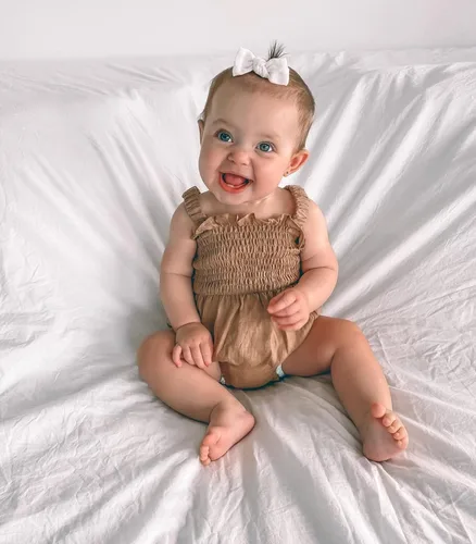 Vista 52 de Mameluco para bebés y niñas de 3, 6, 9, 12, 18 meses, enterizo de manga corta, fruncido, faldas y dobladillo, diadema
