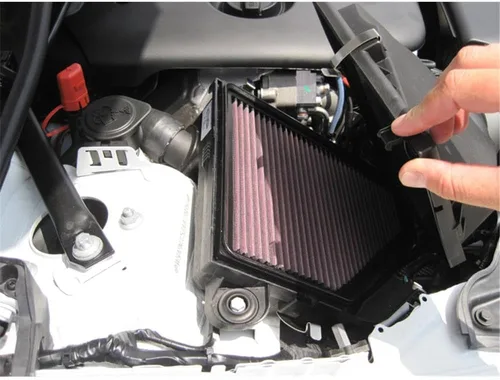 Vista 4 de K&N Filtro de aire del motor: Aumente la potencia y la aceleración, lavable, Reemplazo del filtro de aire del automóvil: Compatible 2005-2015 BMW