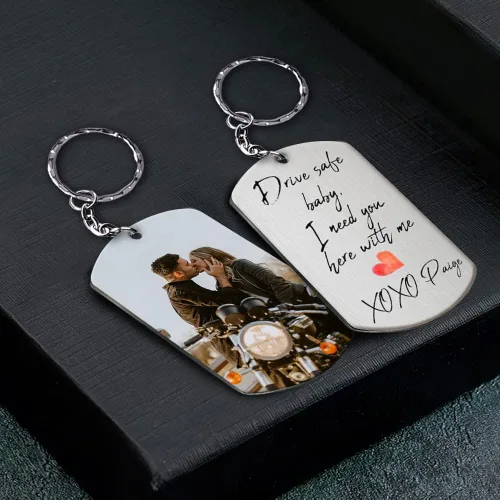 Vista 3 de IZI POD Drive Safe I Love You, llavero de fotos personalizado para parejas, llavero de acero personalizado, regalo del día de San Valentín para él