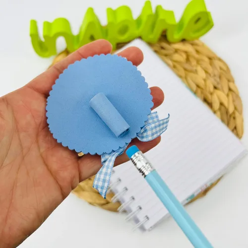 Vista 4 de Adorno hecho a mano para lápiz, adorno para bolígrafo, para niños y amantes de la escritura, aplique en goma eva. adorable adorno de niños