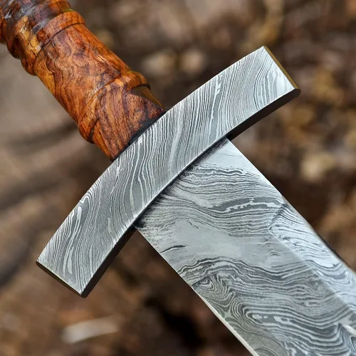 Vista 4 de Damascus Broad Sword Damascus Sword Handcrafted Damascus Steel Blade with Leather Sheath Thoughtful Luxury Gift for Special Occasions