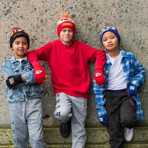 Vista 5 de Ultra Game Gorro de punto de invierno oficial de la NFL para jóvenes, súper suave, con guantes extra cálidos para pantalla táctil Color del equipo 1